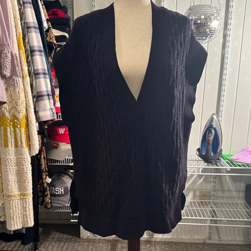 Lululemon Athletica Black Knit Sweater Vest